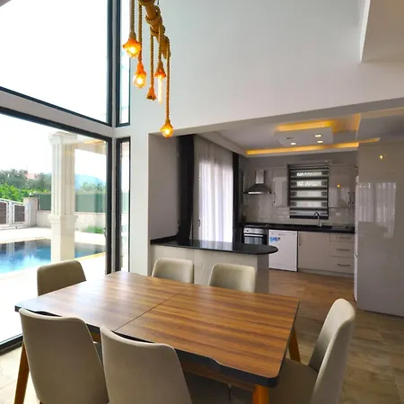 Splendid Vila *